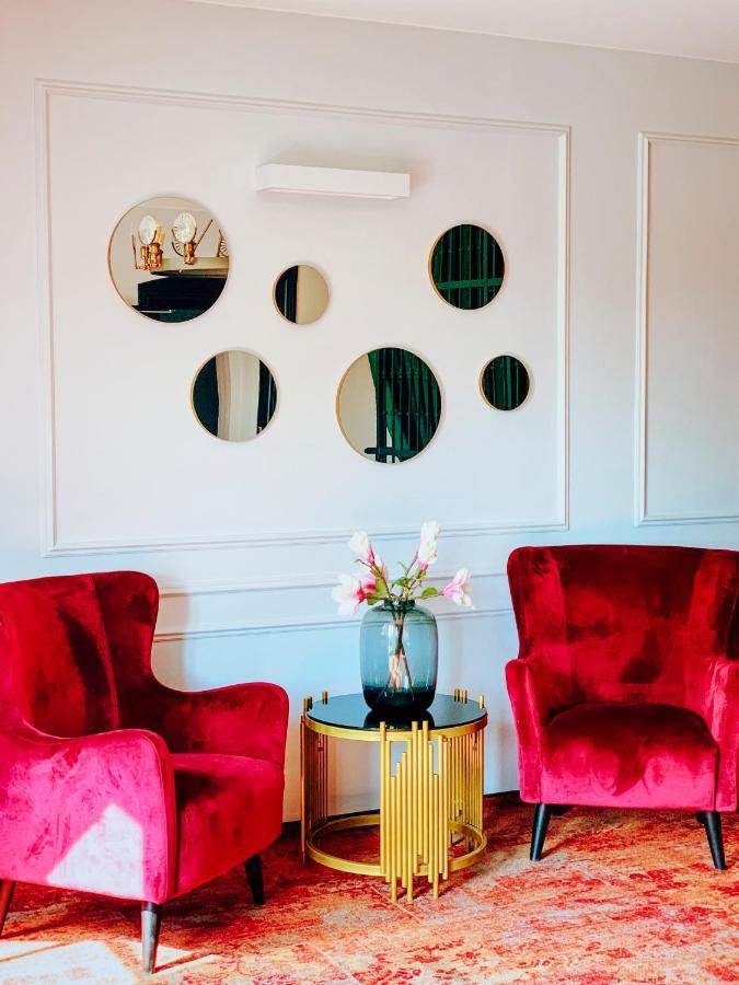 Dwor Karwacz Bed & Breakfast Przasnysz Bagian luar foto