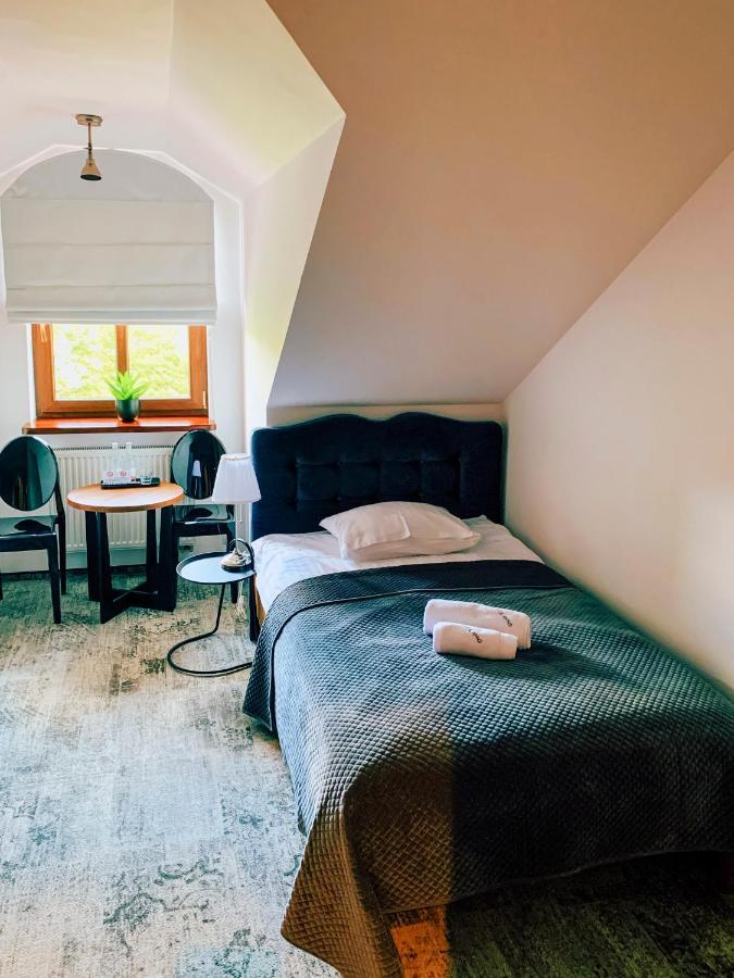 Dwor Karwacz Bed & Breakfast Przasnysz Bagian luar foto
