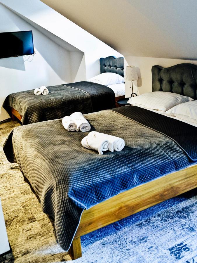 Dwor Karwacz Bed & Breakfast Przasnysz Bagian luar foto