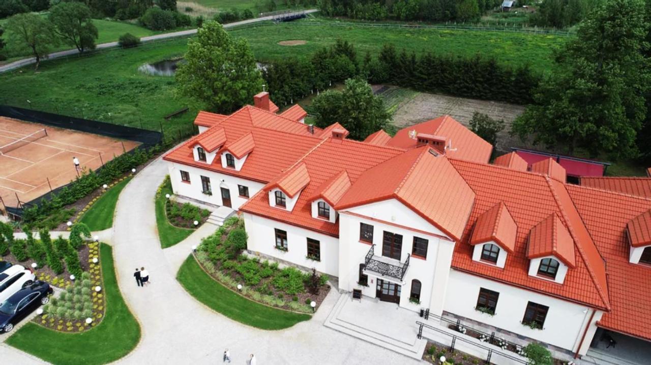 Dwor Karwacz Bed & Breakfast Przasnysz Bagian luar foto