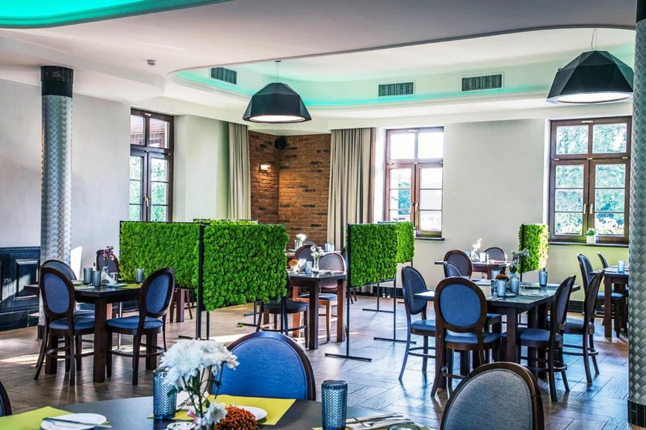 Dwor Karwacz Bed & Breakfast Przasnysz Bagian luar foto