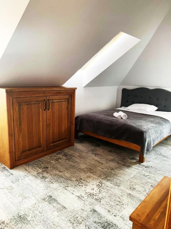 Dwor Karwacz Bed & Breakfast Przasnysz Bagian luar foto